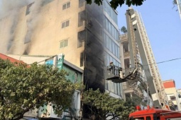 Cháy nhà 7 tầng ở Hà Nội: Chủ nhà nhảy từ tầng cao xuống đã tử vong