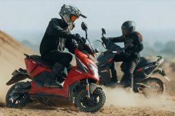 Chính thức: Đã có xe máy điện đi tới 400 km/lần sạc, giá chỉ từ 41 triệu đồng