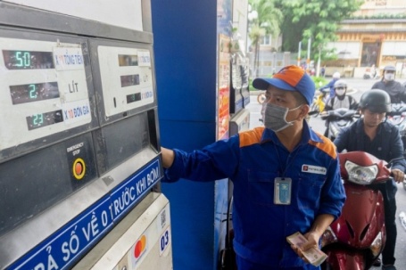 Giá xăng về thấp nhất gần 5 năm