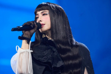 Ca sĩ có màn cưỡi 'rắn khổng lồ' trong concert Thái Y Lâm bất ngờ khởi kiện