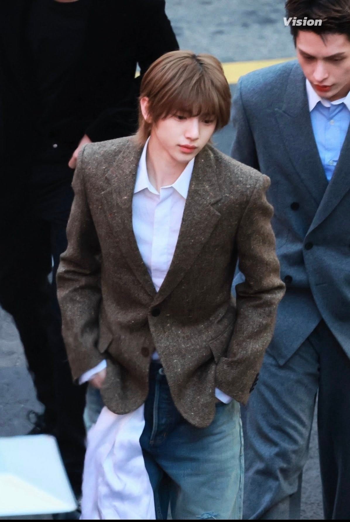 Ra mắt ngày 18/8 cùng mini album đầu tay Color outside the lines, Cortis trở thành nhóm nhạc nam mới nhất của BigHit Music sau sáu năm. Album đạt doanh số tuần đầu cao nhất trong số các tân binh ra mắt năm nay và cán mốc hơn 1,06 triệu bản sau ba tháng phát hành. Hai ca khúc Go và FaSHioN tạo hiệu ứng tốt trên các bảng xếp hạng quốc tế. Nhóm hiện sở hữu 8,7 triệu người theo dõi trên Instagram. The Korea Times đánh giá thành công của nhóm phản ánh đúng thị hiếu mà thị trường Kpop đang tìm kiếm. Dấu ấn đáng chú ý là việc cả năm thành viên cùng tham gia vào quá trình sản xuất album và đồng đạo diễn các MV.