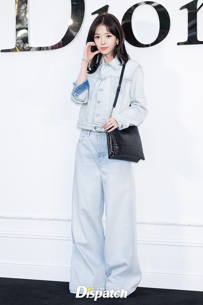 Roh Jeong Eui được khen ngợi có vẻ đẹp búp bê sống.