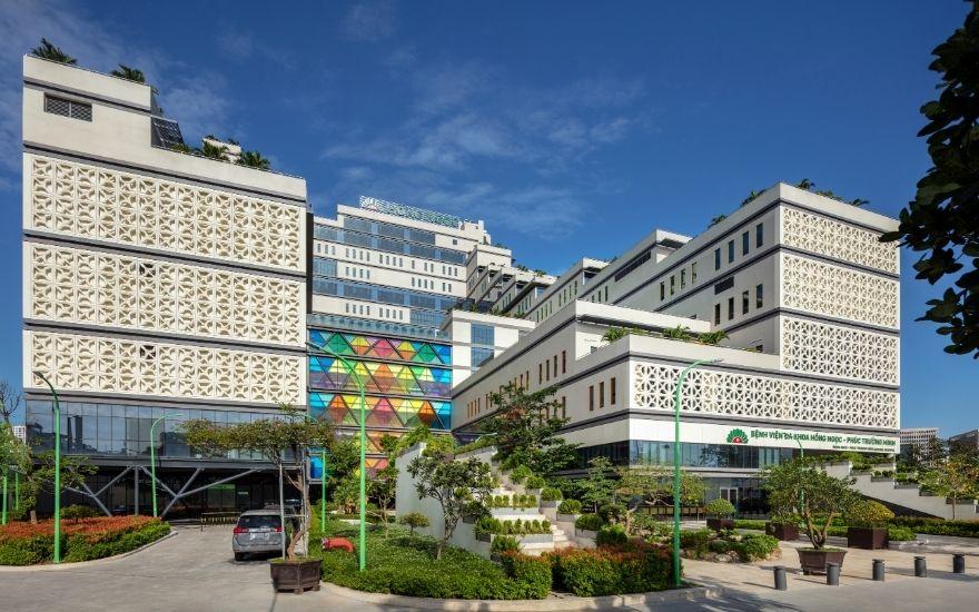 BVĐK Hồng Ngọc tiên phong ứng dụng khớp háng chuyển động kép thế hệ mới