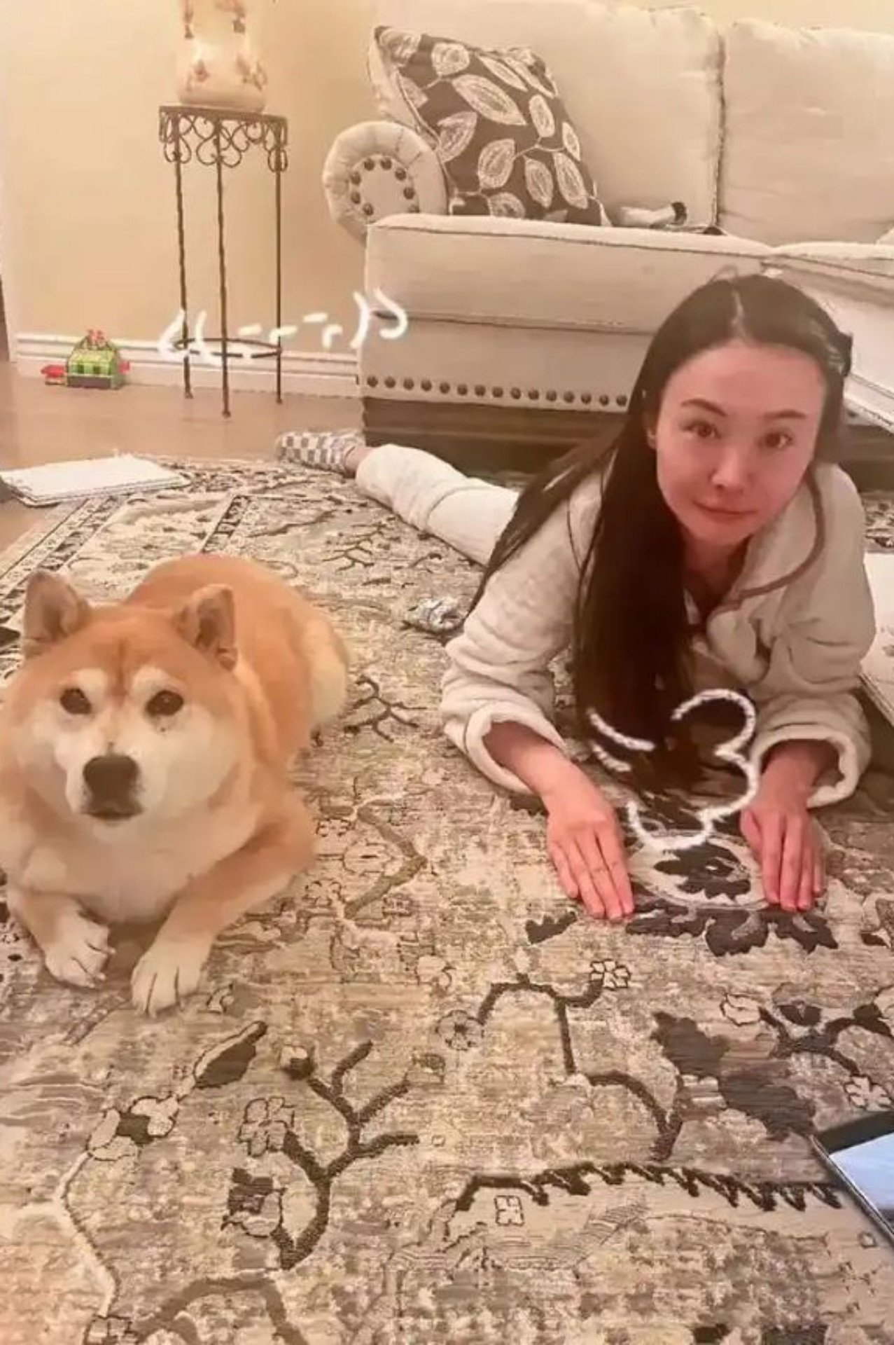 Diễn viên Trịnh Sảng lộ gương mặt khác lạ với phần má căng phồng, môi sưng và bị lệch.&nbsp;