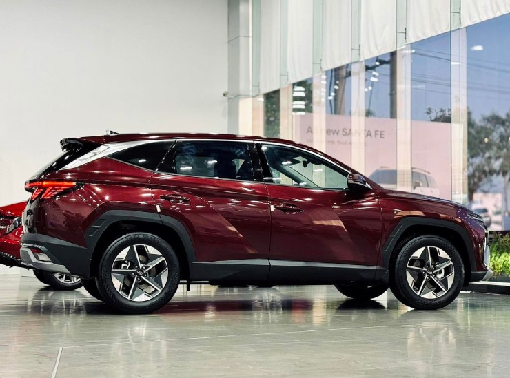 Hyundai Tucson giá từ 769 triệu đồng cuốn hút nhờ những ưu điểm gì? - 1