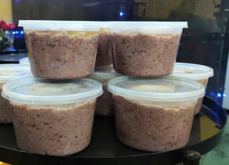 Pate làm từ thịt lợn bệnh có thể gây hại cho người dùng. Ảnh minh họa: Phương Thúy.