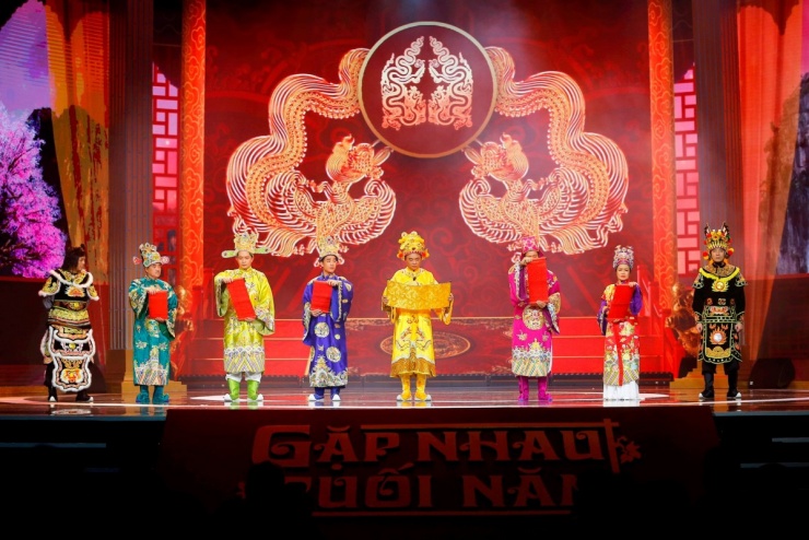 Chương trình Gặp nhau cuối năm - Táo quân trở thành món ăn tinh thần đêm giao thừa của người Việt trong hơn 20 năm qua.