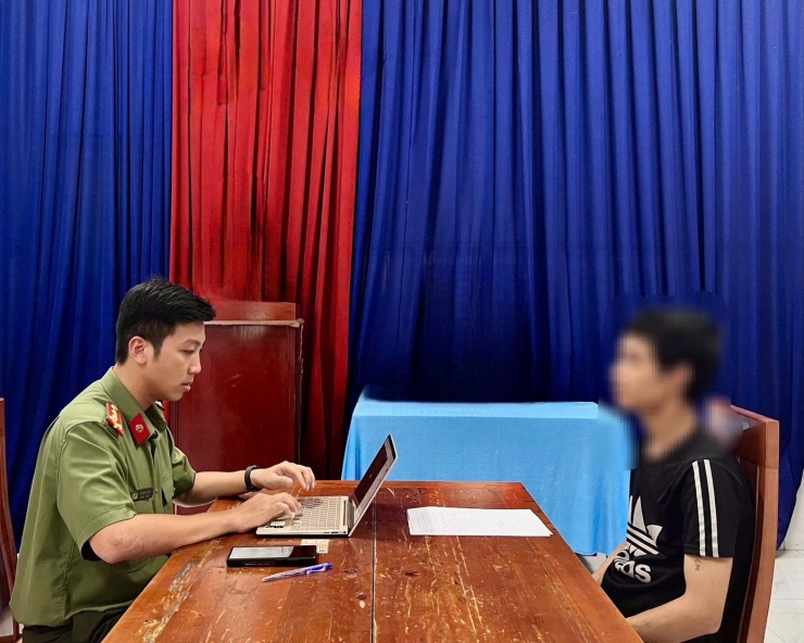 Sử dụng AI tạo tin giả "MC Quyền Linh bị bắt tạm giam", 2 trường hợp bị xử phạt - 2