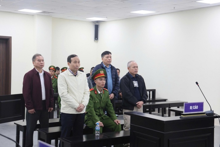 Các bị cáo tại tòa.