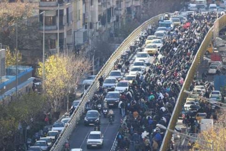 Biểu tình lan rộng khắp Iran, internet mất kết nối hoàn toàn