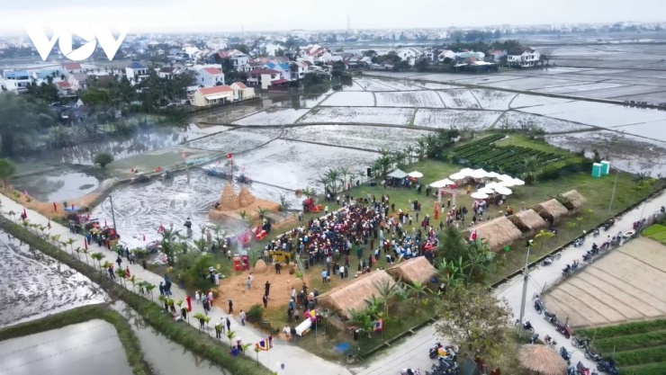 Lễ hội xuống đồng Hội An Đông