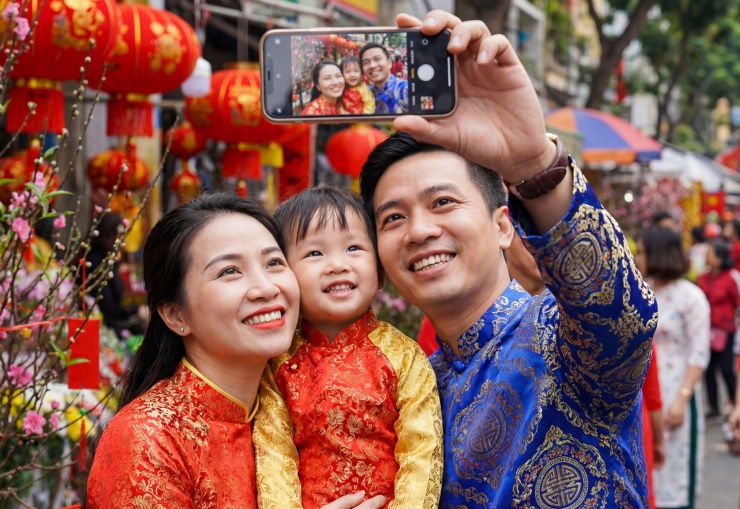 Các gia đình Việt thường có xu hướng đi du lịch gia đình vào những dịp lễ lớn trong năm. Ảnh: DigitalShop46.