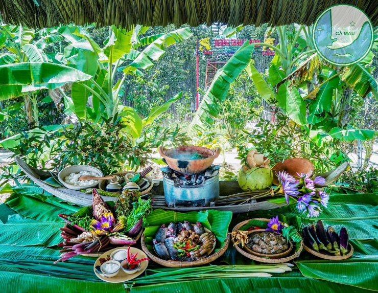 Lẩu mắm U Minh là đặc sản nổi tiếng. Ảnh: Page Cà Mau