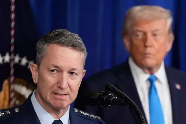 Nhóm nghị sĩ Cộng hoà quay lưng với Tổng thống Trump vì chiến dịch Venezuela