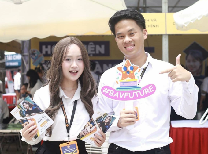 Đại diện Học viện Ngân hàng trong ngày hội tư vấn lựa chọn nguyện vọng năm 2025. Ảnh: Học viện Ngân hàng