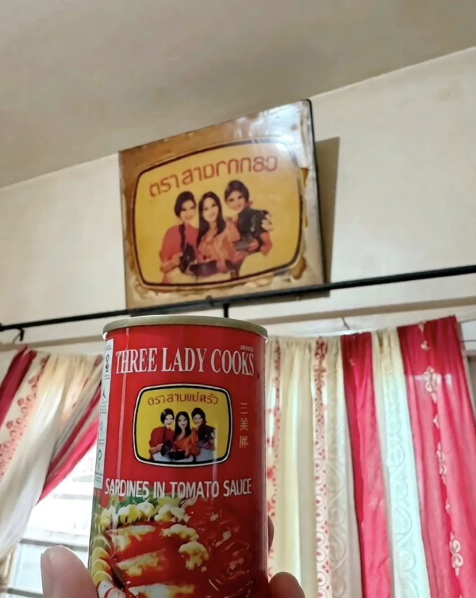 Thương hiệu cá hộp Ba Cô Gái (Three Lady Cooks) là món ăn quen thuộc với người Việt từ đầu năm 2000. Ảnh: @picha966