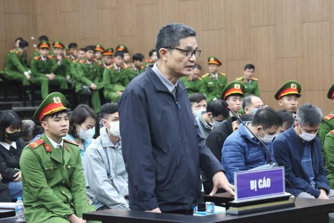 Cựu cục trưởng An toàn thực phẩm Nguyễn Thanh Phong, nói "chỉ sai thủ tục, không tiếp tay sản xuất hàng giả". Ảnh: Phạm Dự