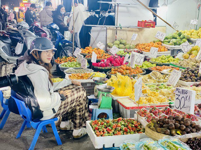 Người tiêu dùng cần tìm tới địa chỉ uy tín để có thể mua được dâu tây đảm bảo chất lượng và tương xứng với số tiền bỏ ra.