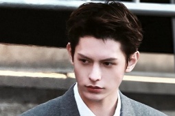 Dung mạo ca sĩ Kpop được khen như 'tổng tài'