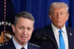 Nhóm nghị sĩ Cộng hoà quay lưng với Tổng thống Trump vì chiến dịch Venezuela