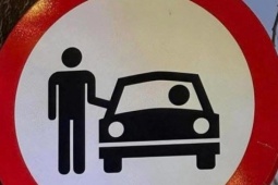 "Tấm biển lạ" ở Hồ Tràm gây xôn xao mạng xã hội