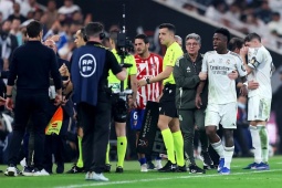 HLV Simeone mỉa mai Vinicius sẽ bị "bố già" Perez đuổi khỏi Real Madrid