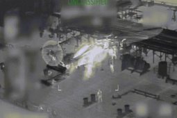 Bộ trưởng An ninh Mỹ công bố video đặc nhiệm đổ bộ và bắt tàu chở dầu