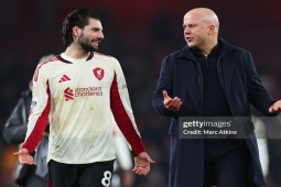 Liverpool hòa Arsenal chớ vội mừng: Hàng công "vô hại" nhất 16 năm, khó giữ top 4