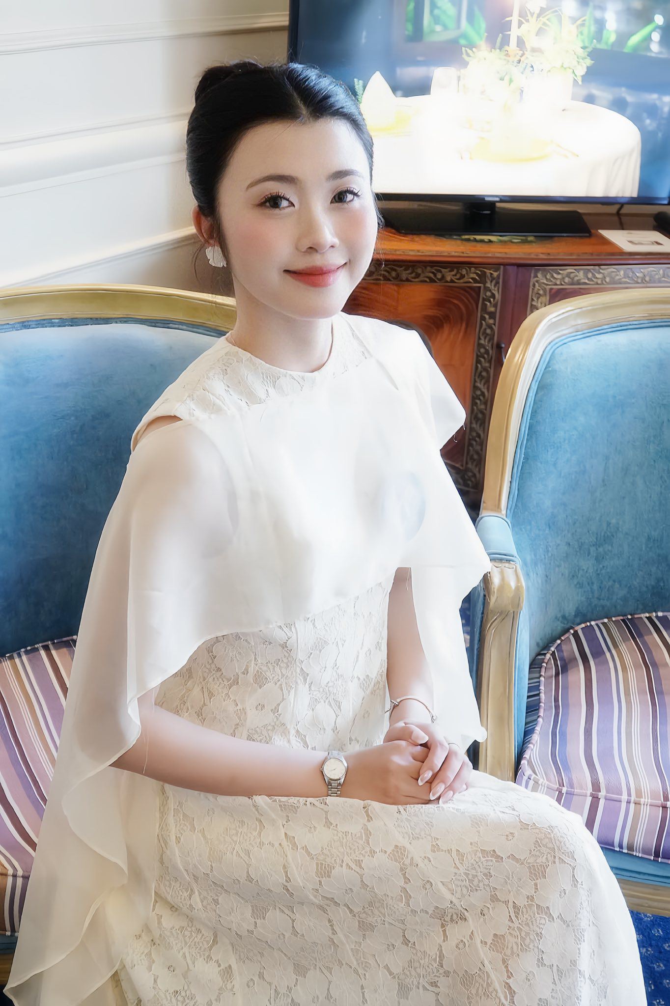 Nữ sinh quê Thanh Hóa thu hút tại Miss World Vietnam 2025 - 3