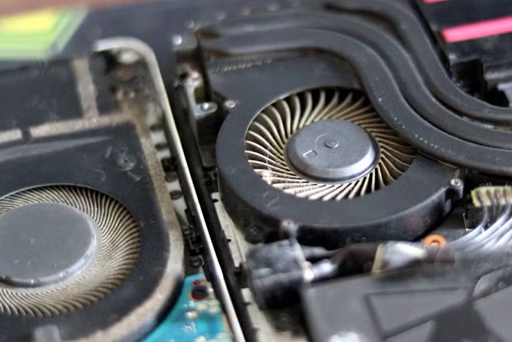 Hãy nhớ làm cho máy thông thoáng.