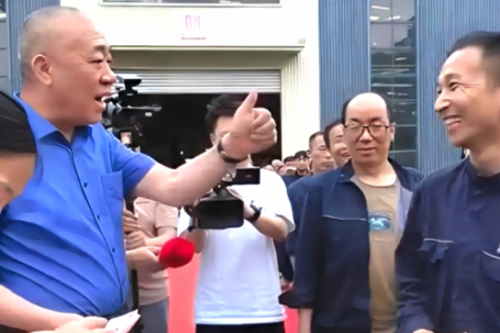 Doanh nghiệp Trung Quốc tung ‘chiêu lạ’ giữ chân nhân viên trước và sau Tết