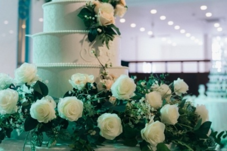 Chú rể trả lại phong bì cho bạn thân giữa tiệc cưới, khách mời ngỡ ngàng