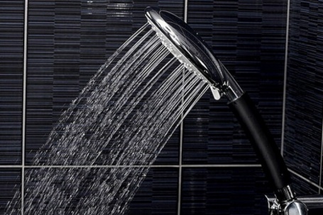 Vì sao tắm nước nóng khi trời rét cũng gây đột quỵ?