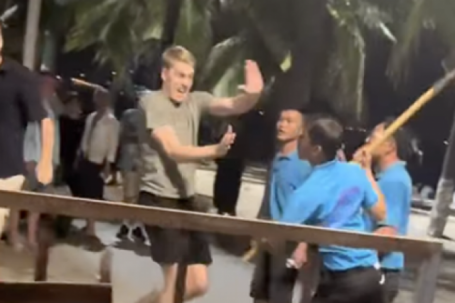 Vụ quán bar có nhân viên cầm xẻng dọa đánh khách nước ngoài: Phạt tiền, buộc ngưng hoạt động