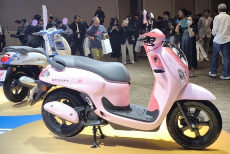New Honda Scoopy trình làng: Hút gen Z với bộ màu sắc cực "cháy"