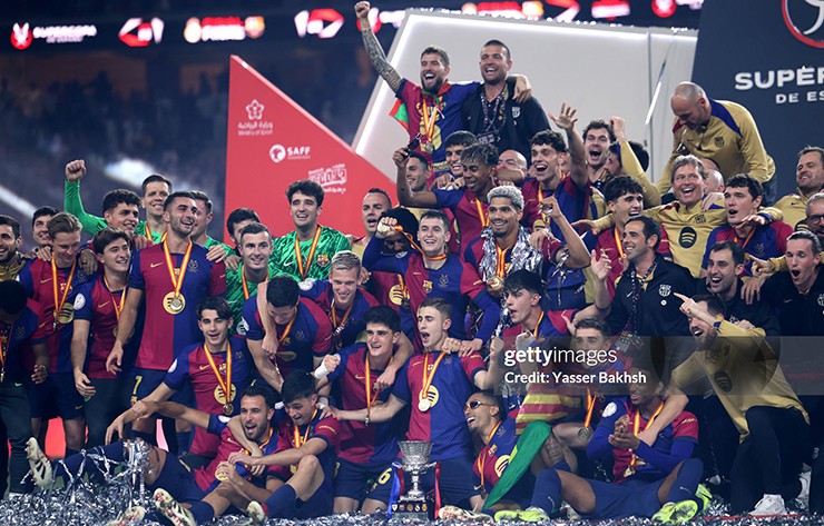 Barcelona vô địch Siêu cúp Tây Ban Nha 2025 sau khi đánh bại Real