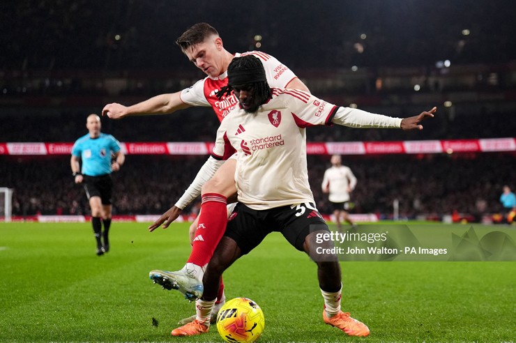 Gyokeres cần phải cố gắng khẳng định mình