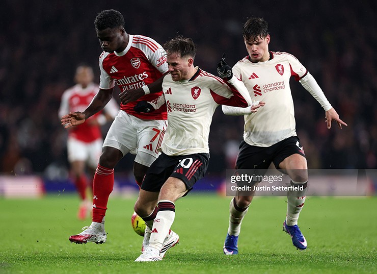 Liverpool kiểm soát thế trận nhưng bất lực trong khâu dứt điểm