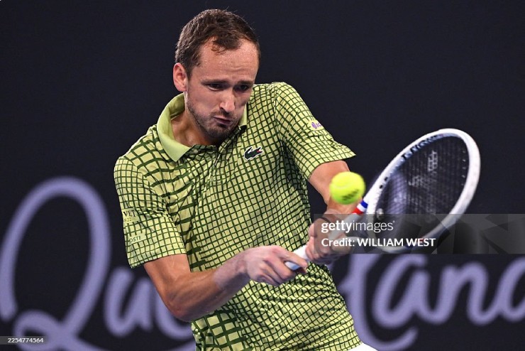 Medvedev mất tới 3 set để khuất phục&nbsp;Majchrzak