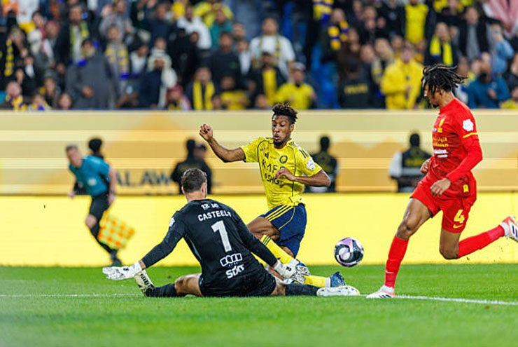 Coman bỏ lỡ đối mặt thủ môn khi được Ronaldo "dọn cỗ"&nbsp;