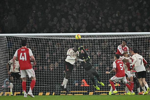 Trực tiếp bóng đá Arsenal - Liverpool: Gabriel đánh đầu chệch cột phút 90+7 (Ngoại hạng Anh) (Hết giờ) - 1