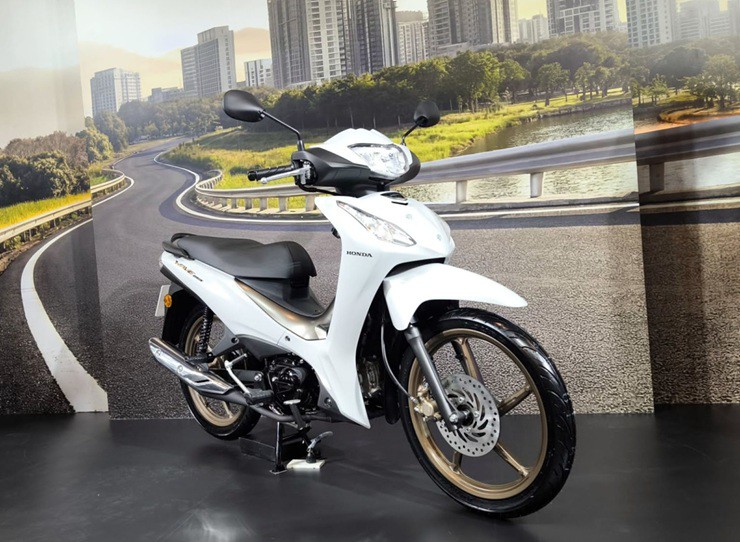 Honda Wave 110 Thái thế hệ mới trình làng: Tích hợp CBS, vẫn "ăn xăng như ngửi" - 1