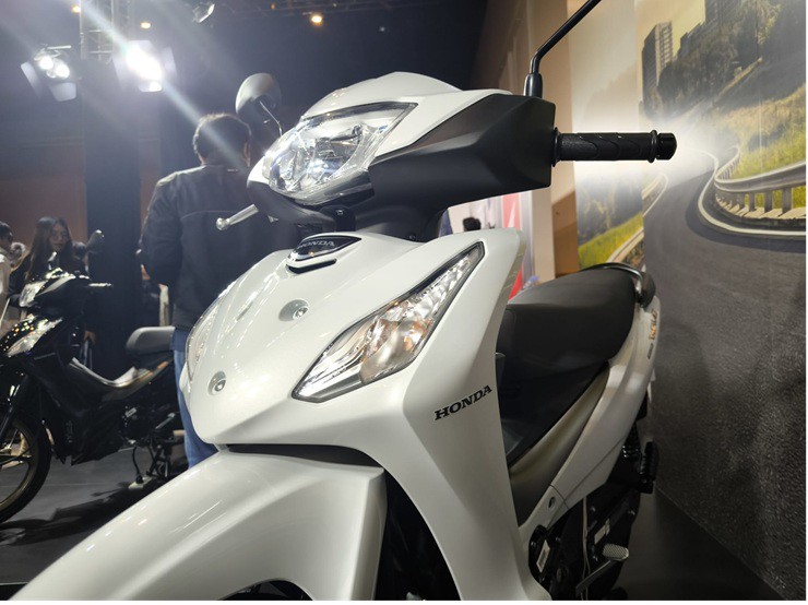 Honda Wave 110 Thái thế hệ mới trình làng: Tích hợp CBS, vẫn "ăn xăng như ngửi" - 2