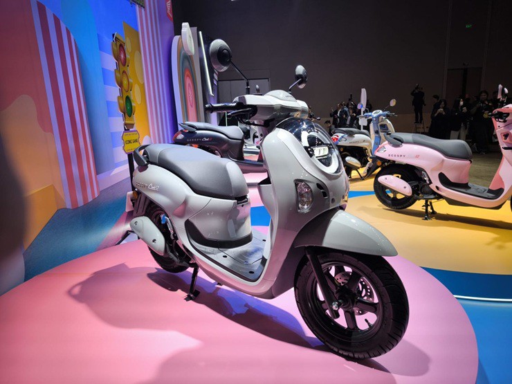 New Honda Scoopy trình làng: Hút gen Z với bộ màu sắc cực "cháy" - 2