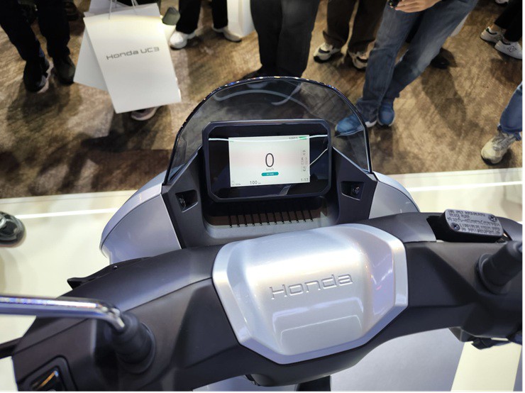 Xe máy điện Honda UC3 trình làng, giá cao hơn cả SH160i - 6