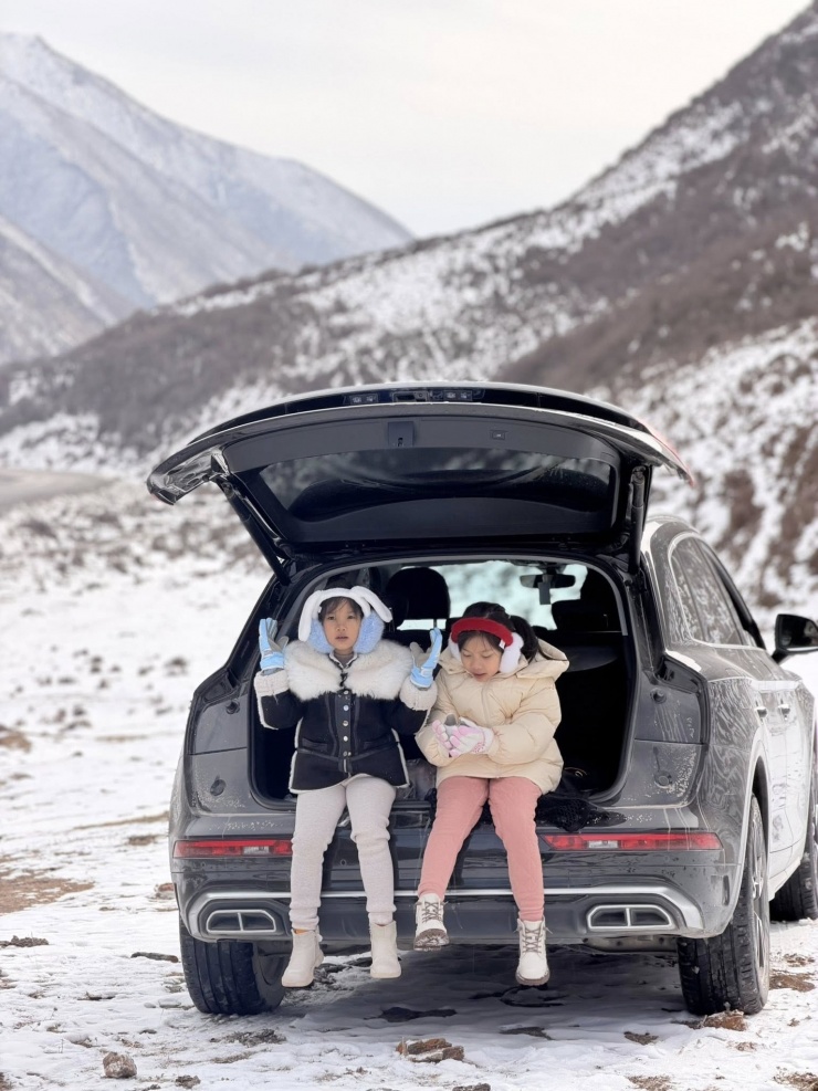 Tuy nhiên, theo anh Thuấn, du khách chỉ nên du lịch tự túc và tự lái xe khi biết tiếng Trung cơ bản, hiểu luật và biển báo giao thông tại quốc gia này