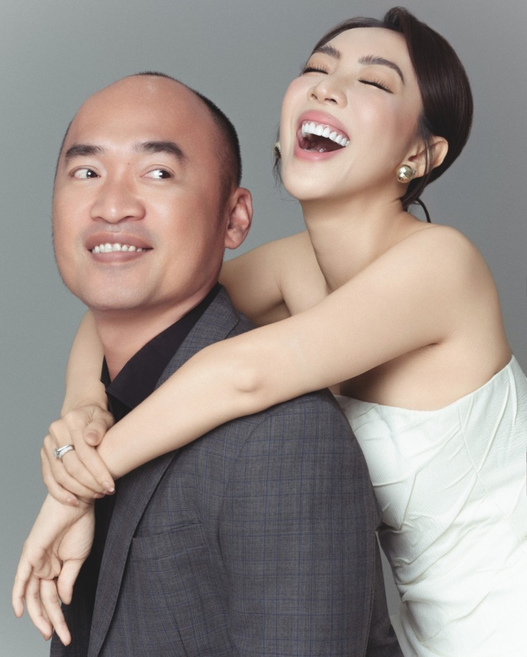 Ảnh sao 10/1: Đỗ Thị Hà 'đọ sắc' Tiểu Vy - 11