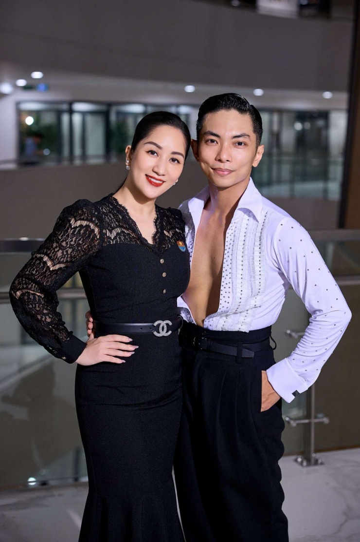 Phan Hiển và vợ Khánh Thi. Ảnh: FBNV