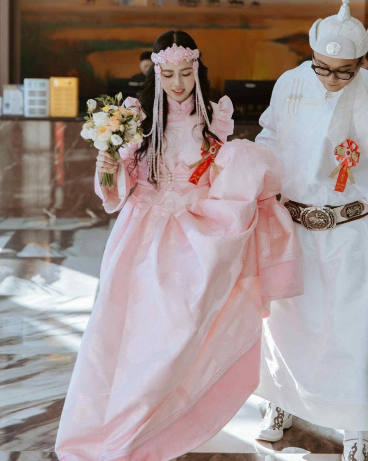 Cặp đôi nên duyên từ những câu chuyện mộc mạc về quê hương mình&nbsp;