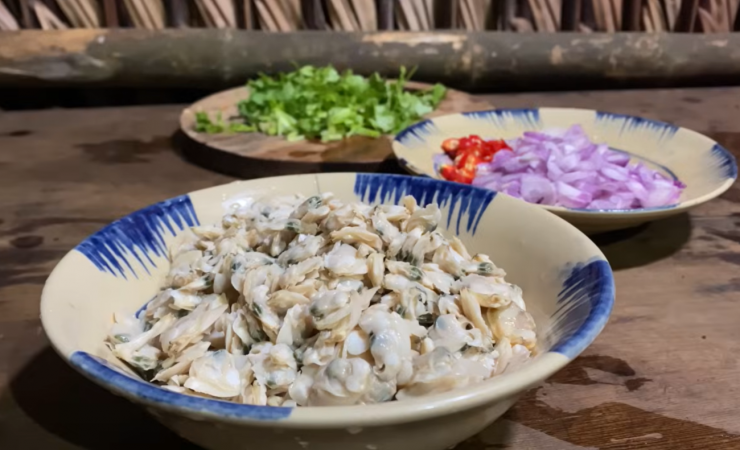 Chang chang được nhận xét là có phần thịt ngọt thơm, dai ngon hơn ngao